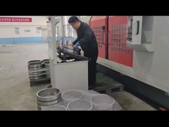 Sphärische Walzlager werden präzise getestet